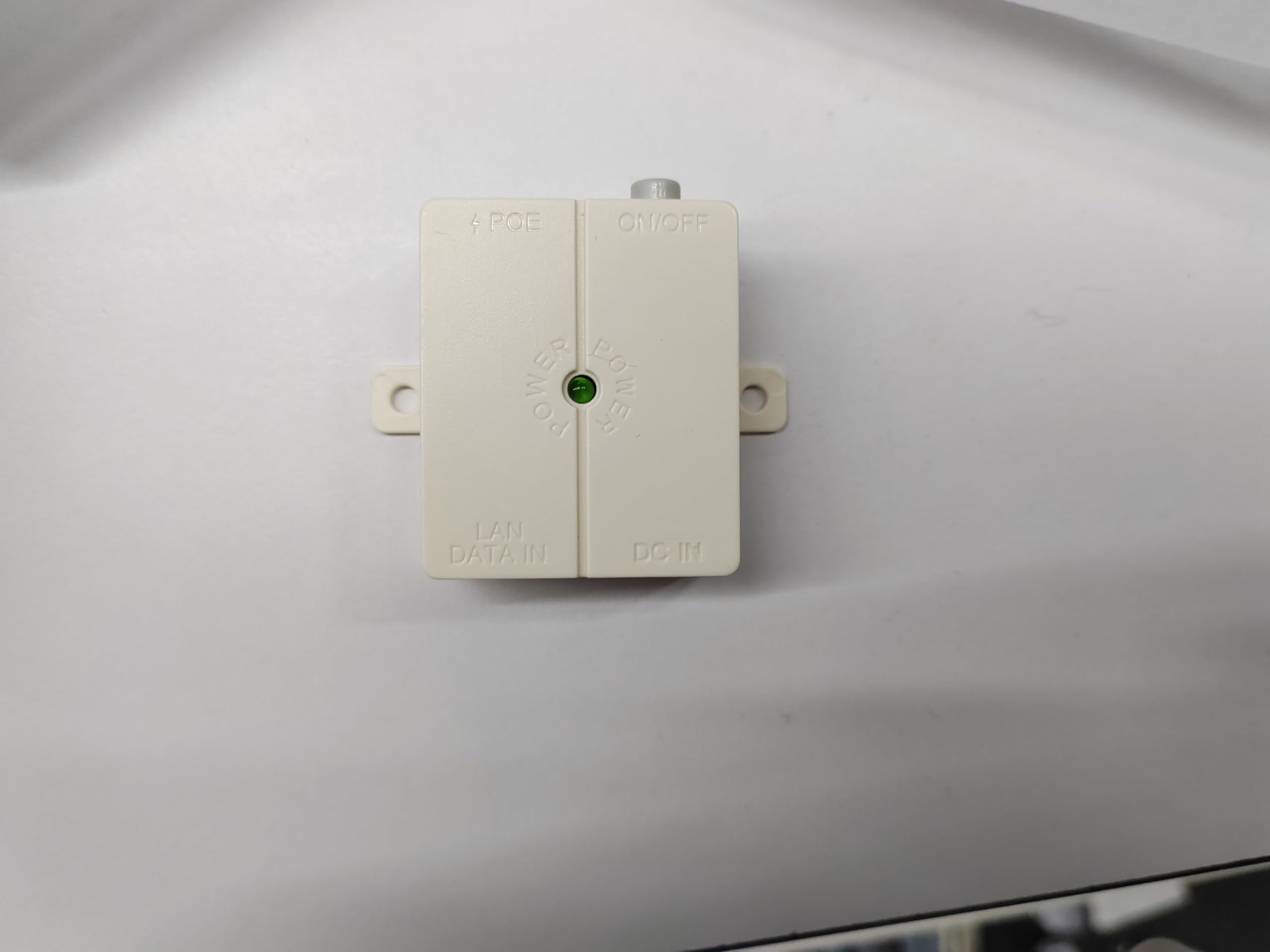 PoE Adapter Compliant Gigabit Port, 20V DC Power Output, No Power Adapter, Designed for WAVLINK WN572HP3/572HE4/WN572HE4D/WN573HX1/WN573HX3/WN573HP3/WN588HX3