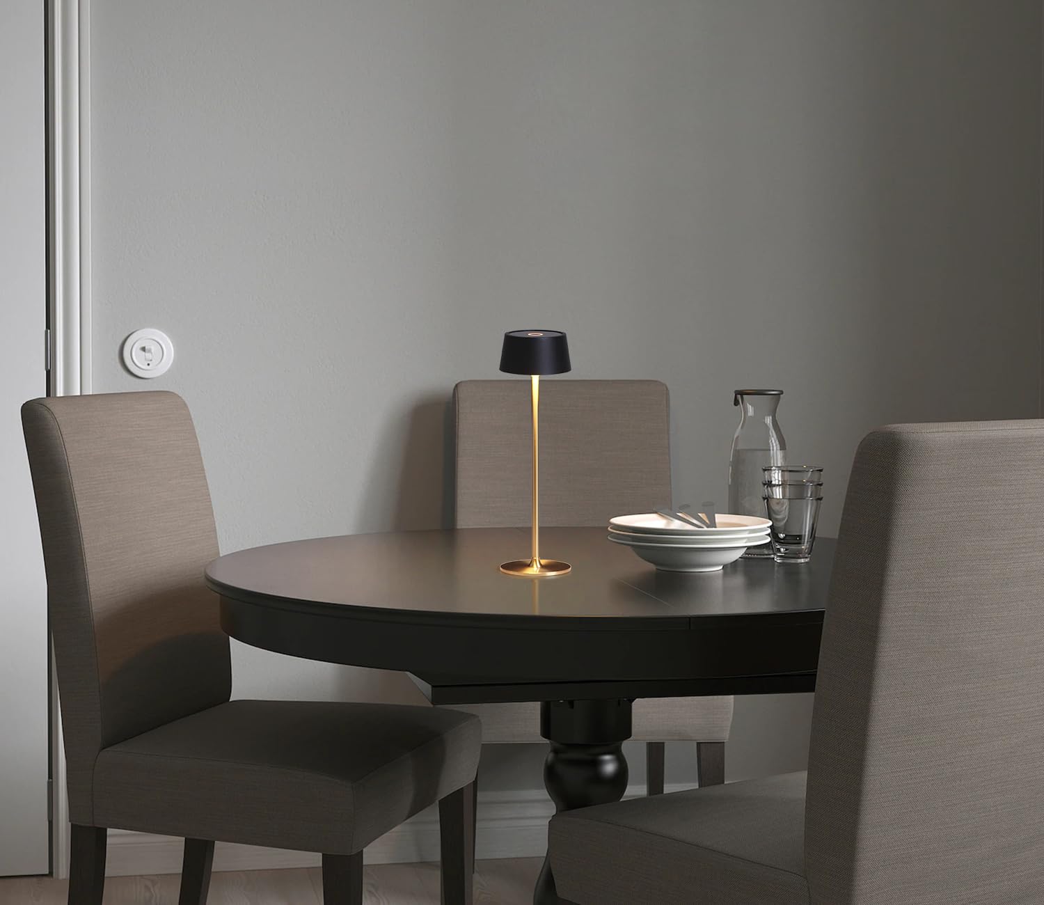 DAWALIGHT Lampada da Tavolo Senza Fili LED 4000mAh Incorporati Luce Dimmerabile Comodino Ricaricabile 2700K con Tocca Controllo per Sala da Pranzo Camera da Letto Ristoranti, Nero + Oro
