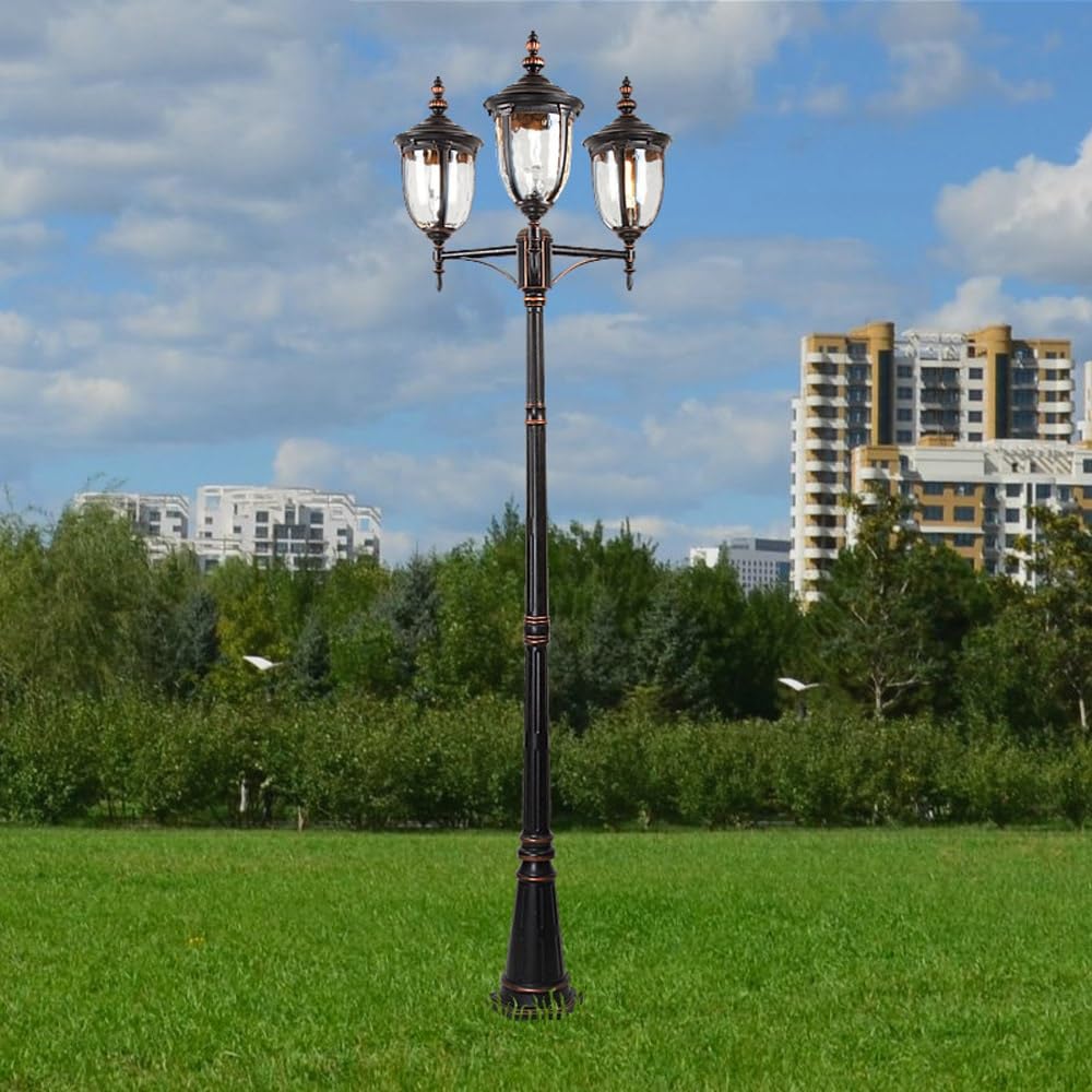 Générique Réverbère européen à 3 lumières sur poteau haut