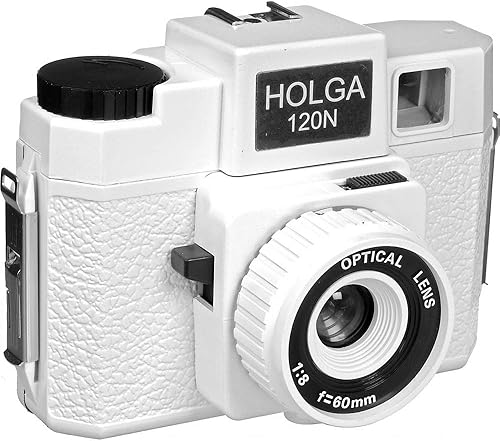 Miniatura 2 de Holga 173-120 Holgawood 120N Paquete de cámara de formato medio (Casablanco) con película negativa en blanco y negro (película de 120 rollos)