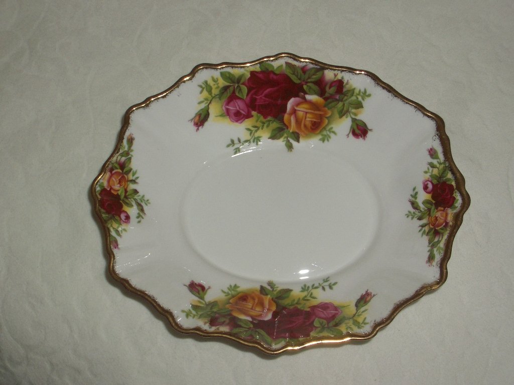 食器 1357   /Old Country Roses Amazon.com | Royal Albert Old Country Roses Montrose Mug