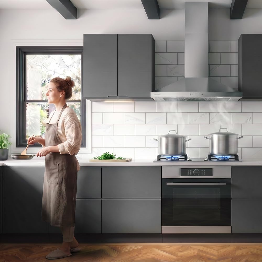 Cecotec Okap piramidalny 70 cm Bolero Flux PT 704400 Inox A+++. Przednie szkło w kolorze białym, ssanie 449,5 m³/h, niewidzialne sterowanie dotykowe, funkcja wzmacniacza, filtry zmywalne, klasa A+++