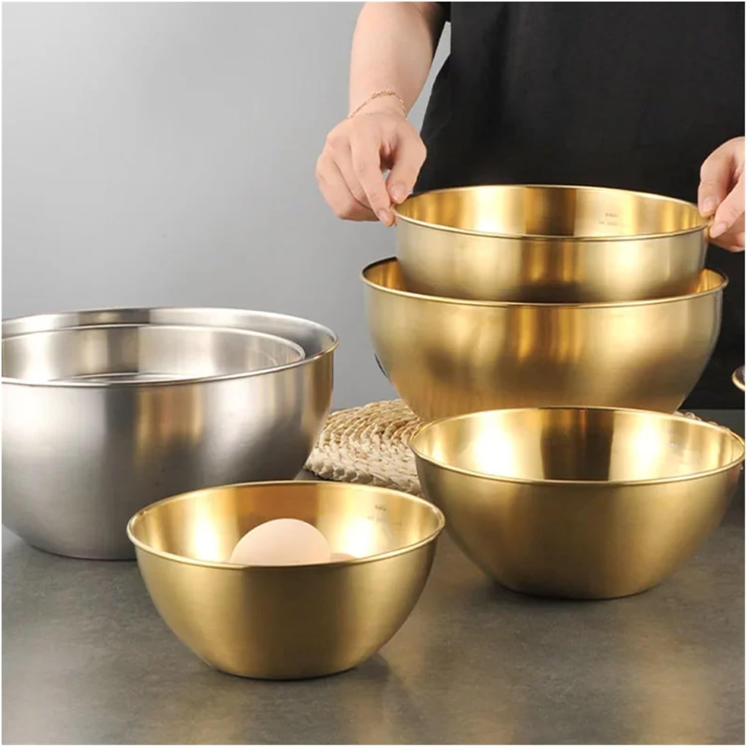 Stainless Steel Salad Basin Mixing Bowl Household and Scale Cooking Kitchen Knead Dough Cooking Baking Tableware for Serving(25cm Silvery)