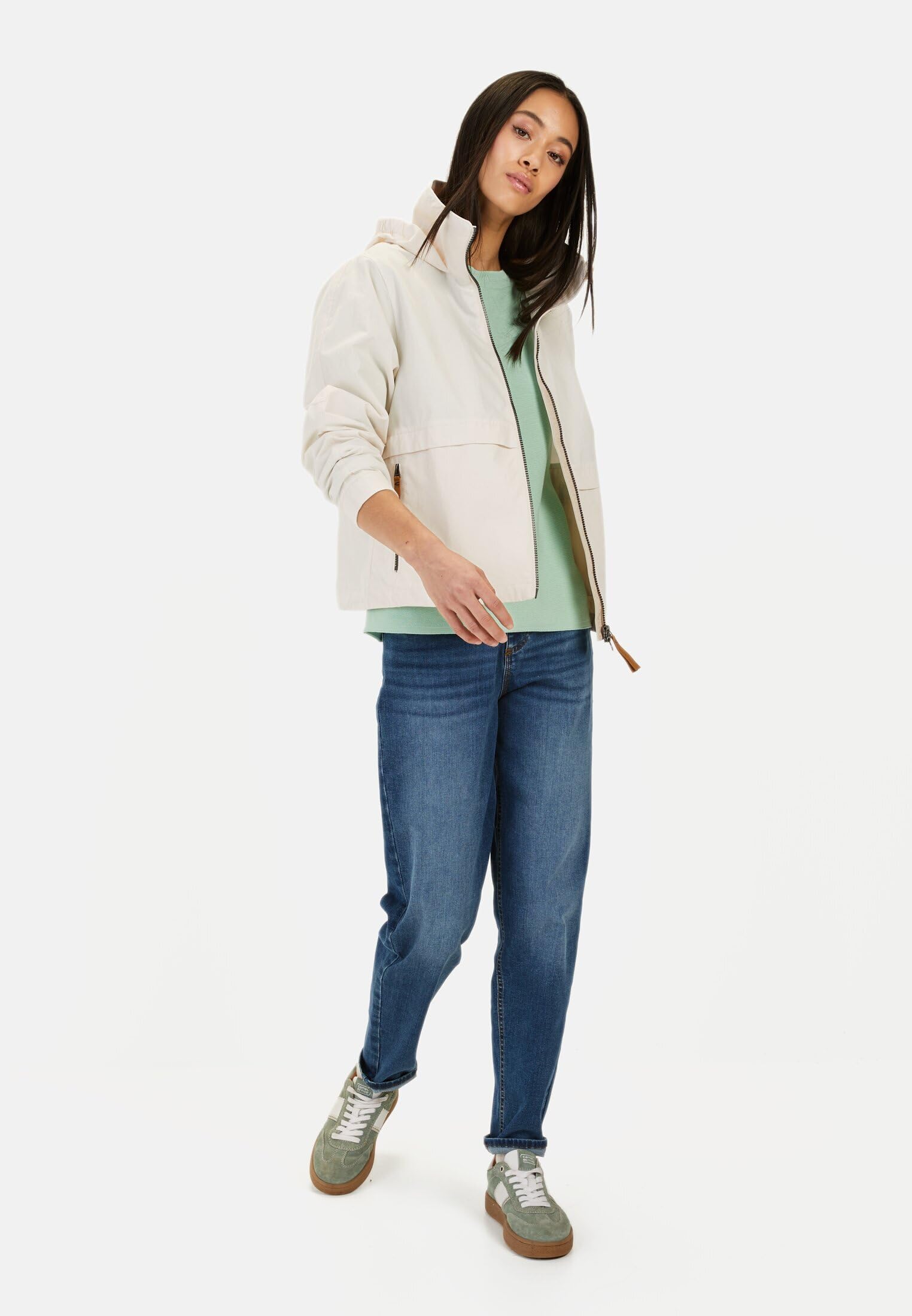 camel active Damen Leichte Jacke mit verstaubarer Kapuze
