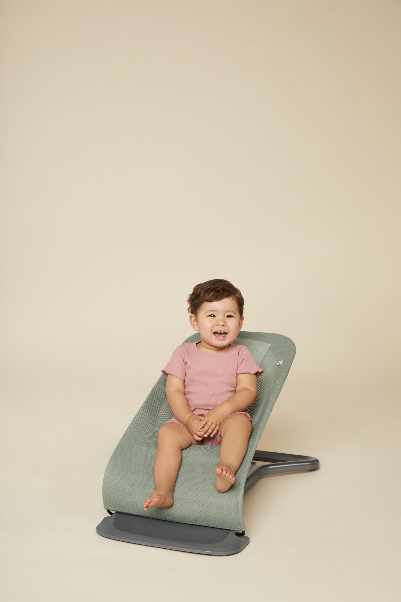 Ergobaby 3-in-1 Evolve Bouncer Mesh, Sdraietta ergonomica per neonati dalla nascita ai più piccoli, Altalena traspirante con inserto per neonati (2,5 kg - 13,2 kg), Sage Green