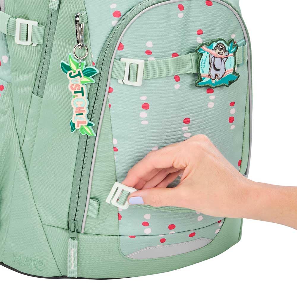 coocazoo MATE Schulranzen-Set 3tlg für Mädchen und Jungen ab der 4. Klasse mit Rucksack. Schlamperetui und Sportbeutel (Dancing Dots V2)