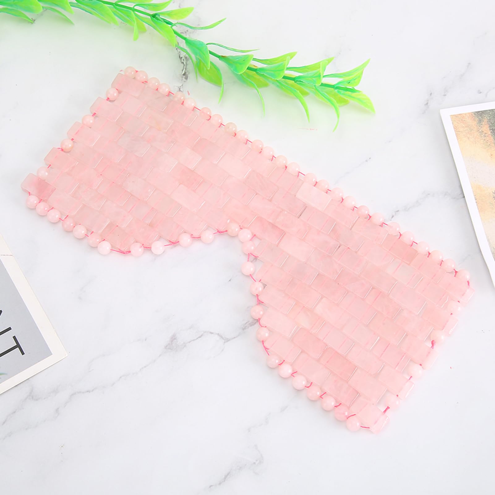 Masque Rafraîchissant pour les Yeux en Pierre de Jade pour les Yeux Gonflés, Soulage et Favorise le Sommeil, avec des Pierres Froides et Apaisantes, Masque de Massage Oculaire Thérapeutique (rose)