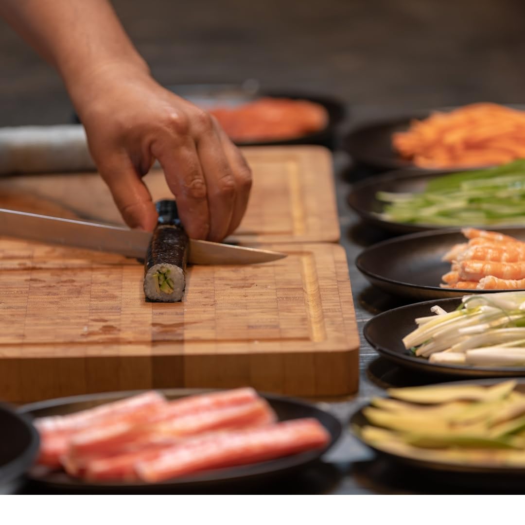 HOFMEISTER® Planche à découper rectangulaire en chêne, 50 cm, grande planche à découper avec rigole à jus, surface de découpe robuste d'origine européenne, planche de cuisine professionnelle