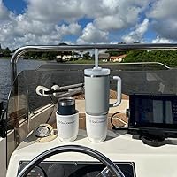 Vista 2 de E-Sea Cup Original-(Blanco). Soporte para tazas montado con succión resistente. Perfecto para barcos, tablas de remo y mucho más