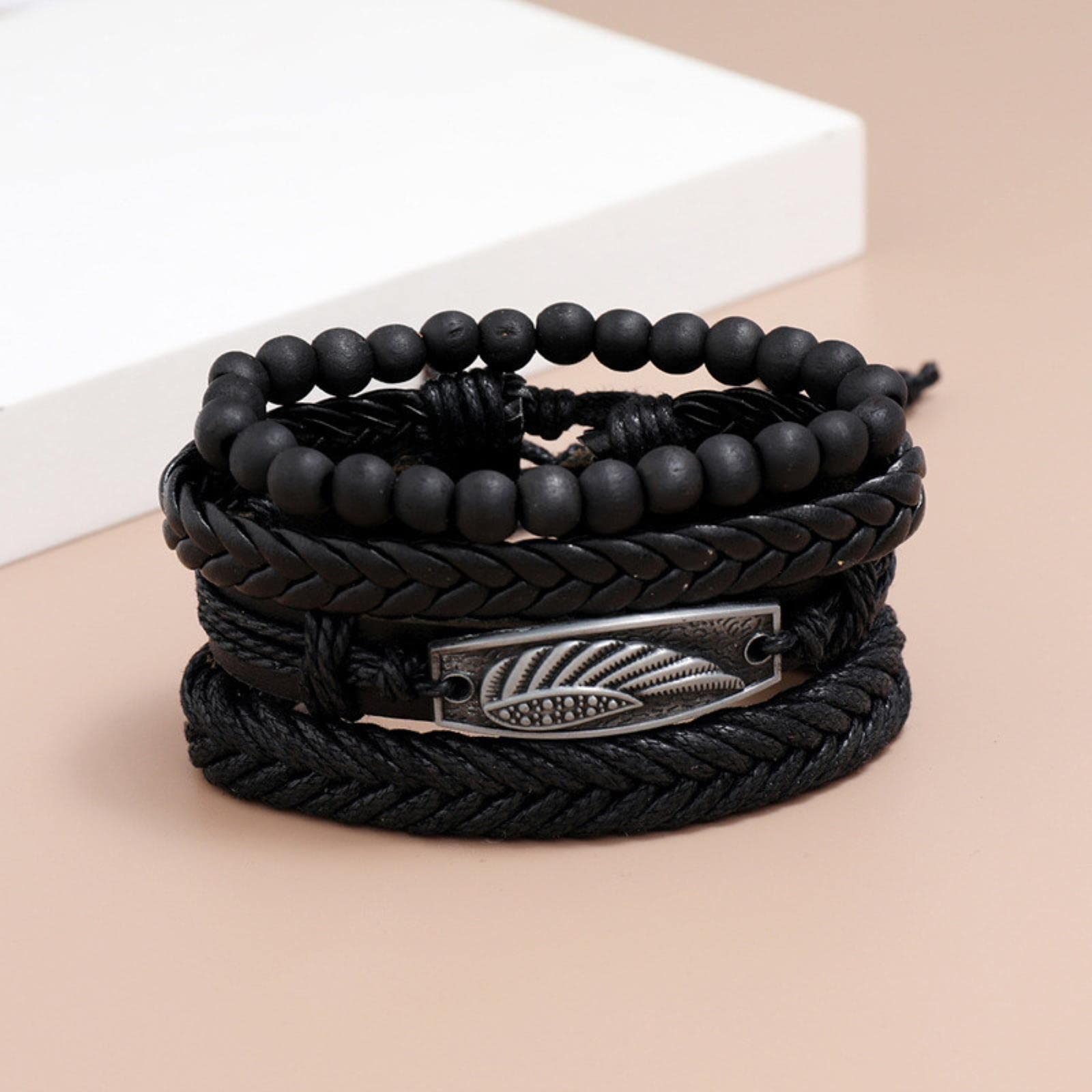 LYGXWJFC Pulsera de Cuero Multicapa con Plumas de Hoja Vintage para Hombre, Pulseras Trenzadas Hechas a Mano con Cuerda de Estrella, Regalo para Hombre