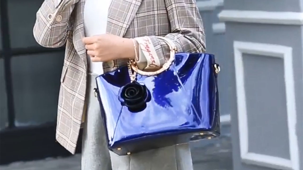 Bolso Satchel Mujer de Cuero Sintético Brillante miniatura 7