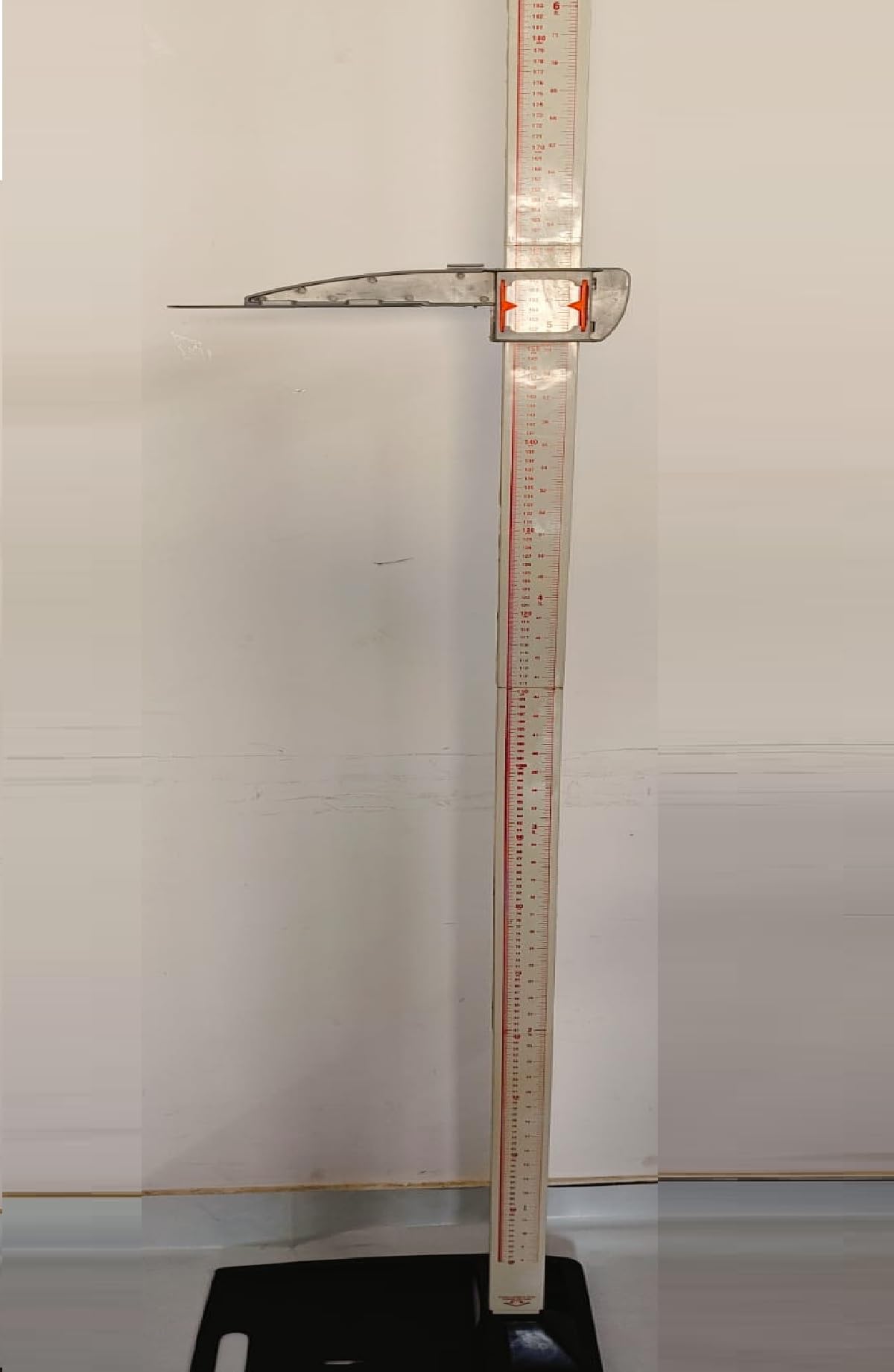 Scala di misurazione dell'altezza, stadiometro, modello di precisione, adatto per adulti e bambini, 210 cm (regolabile)