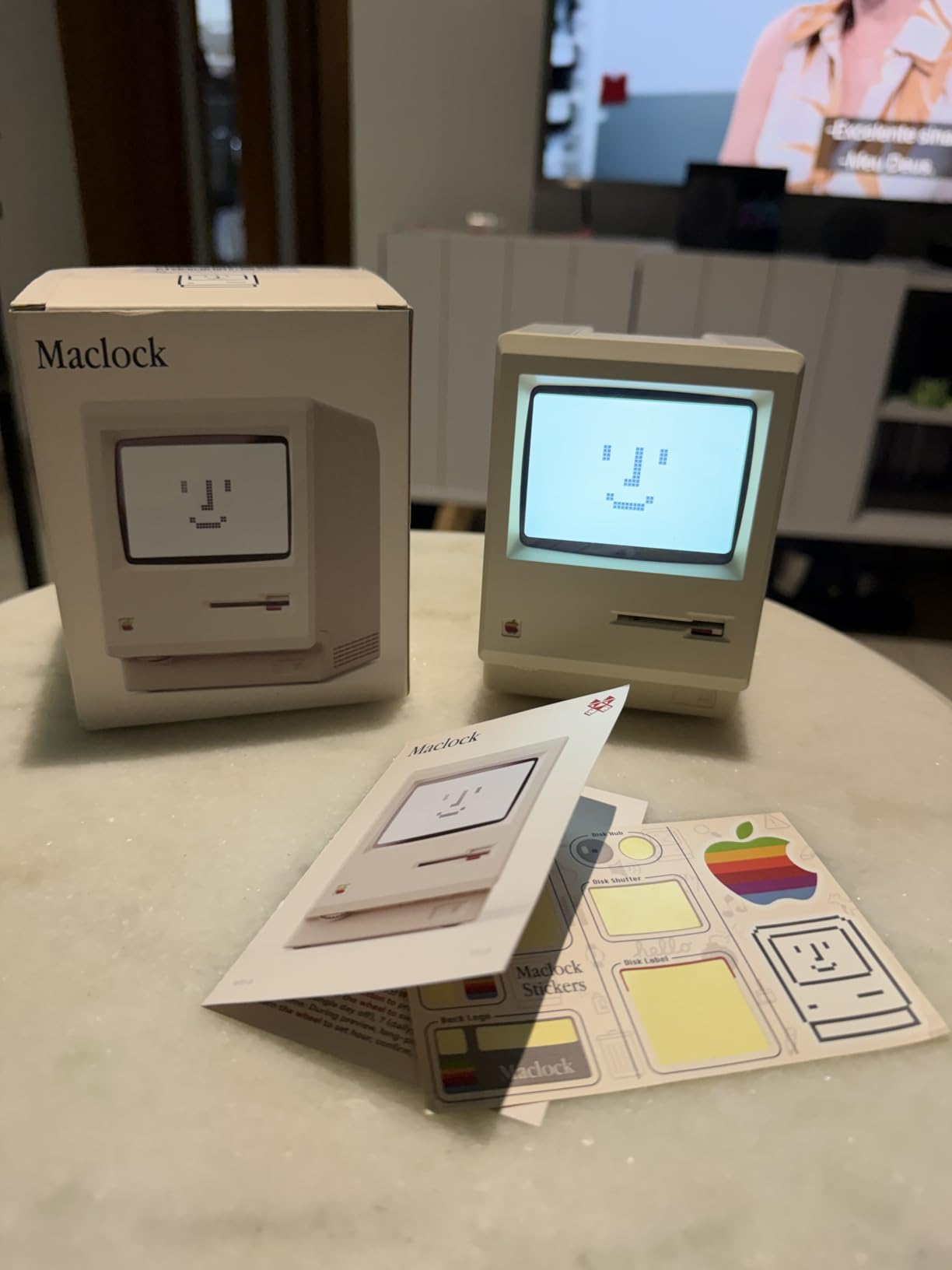 Maclock Maclock WB-8 Retro Pixel Alarm Clock, 1984 80s Computer Style ...