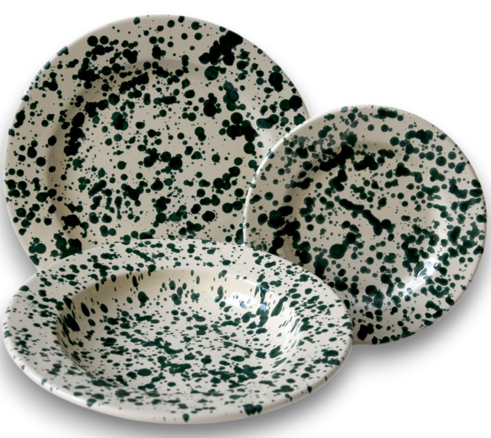 Juego de 18 platos hondos de mayólica, decoración verde rocío