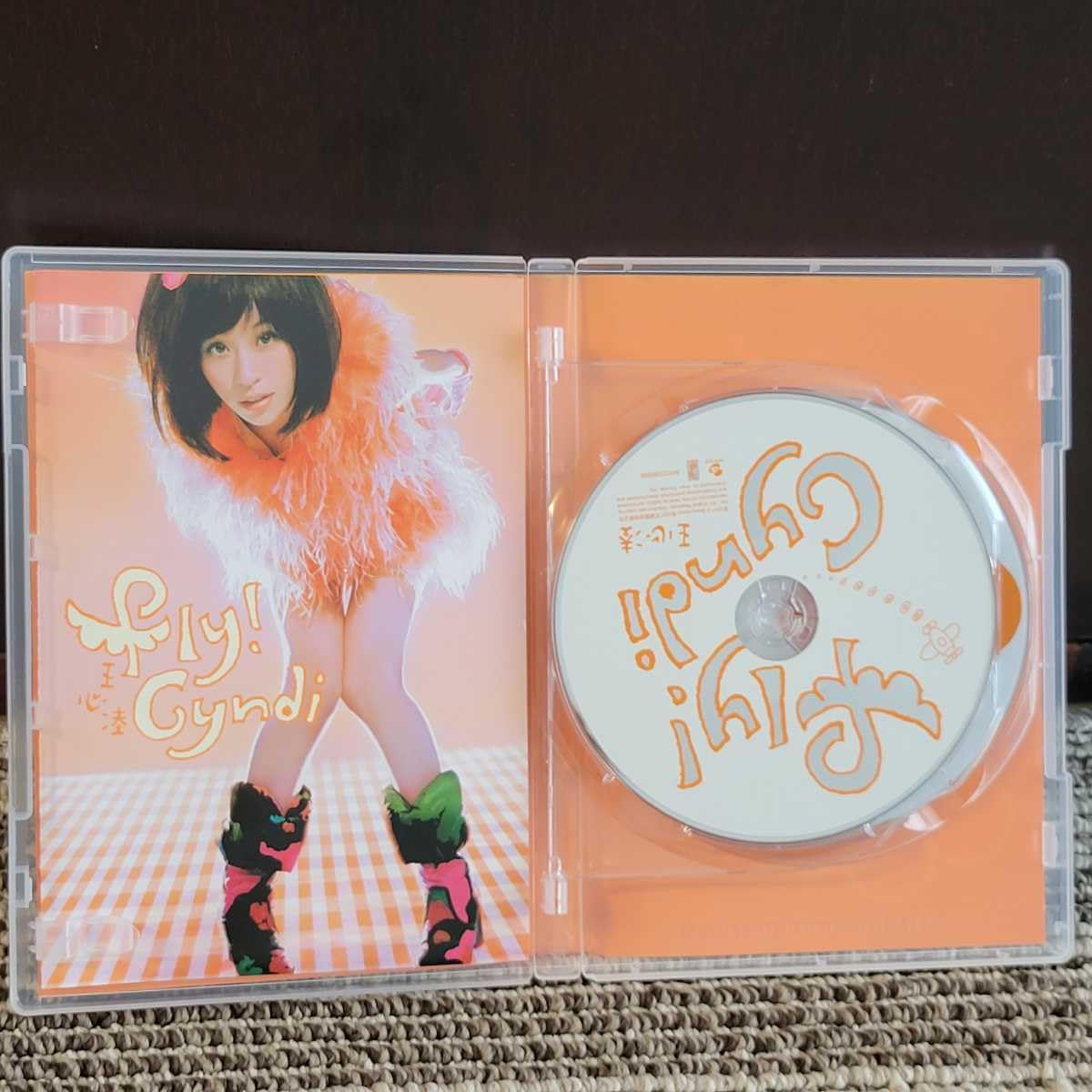 Amazon.co.jp: 王心凌（シンディ・ワン）『Fly！Cyndi (台湾版)』 CD+