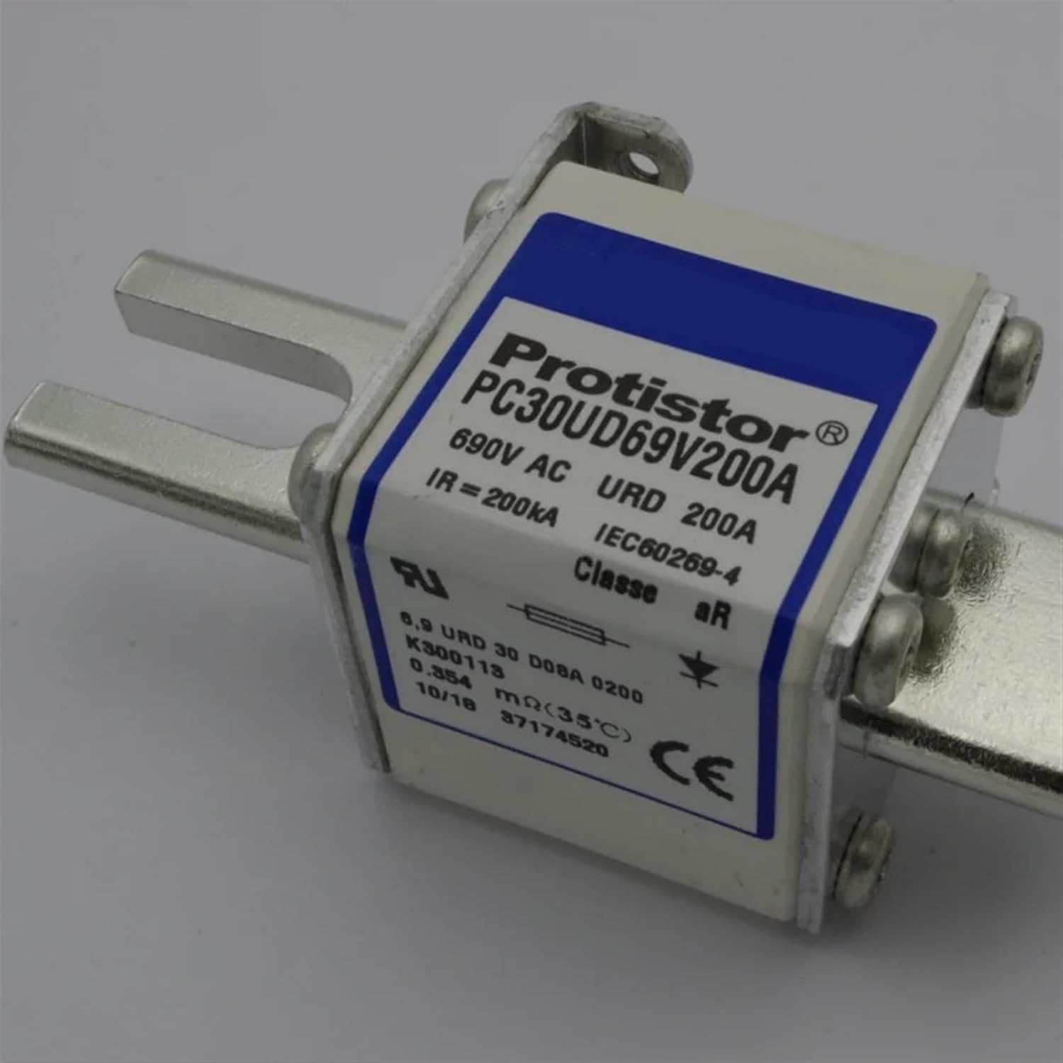 Fuse PC30UD69V200A 200A 690V Fuse for Motor Circuit Protect