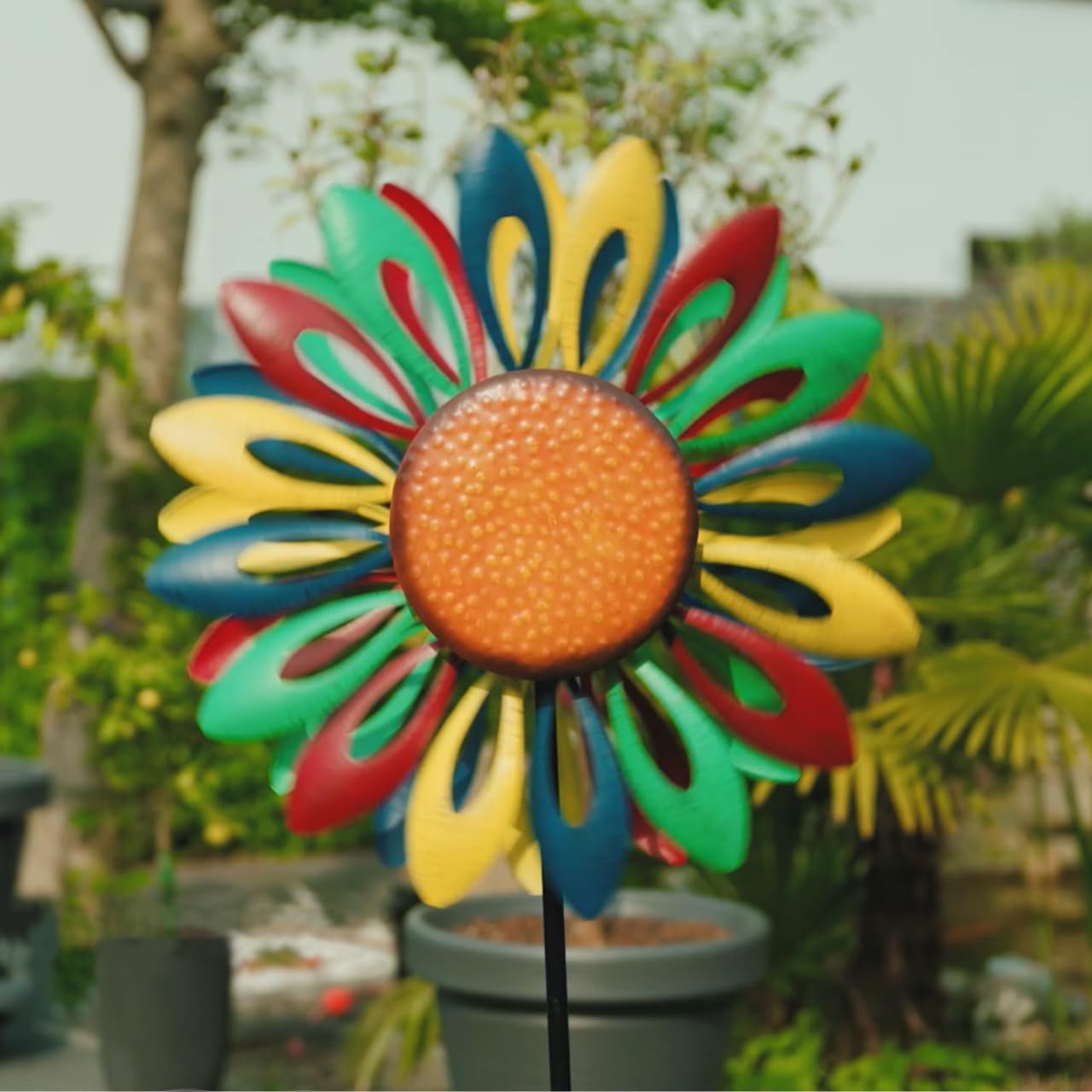 CIM Girandola in metallo - Girandola doppia Grand Rainbow Flower – Altezza totale: 183 cm, diametro della girandola: 60 cm – Decorazione da giardino a forma di fiore – resistente agli agenti