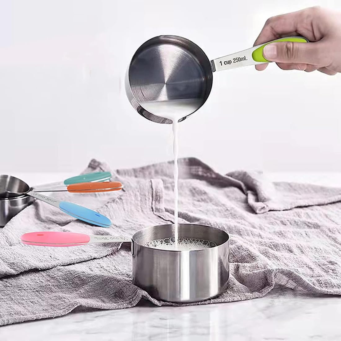 Juego de tazas y cucharas medidoras con mango de silicona, juego de 10 que incluye 5 tazas medidoras de acero inoxidable y 5 cucharas medidoras. Medición de cocción ampliamente utilizada como