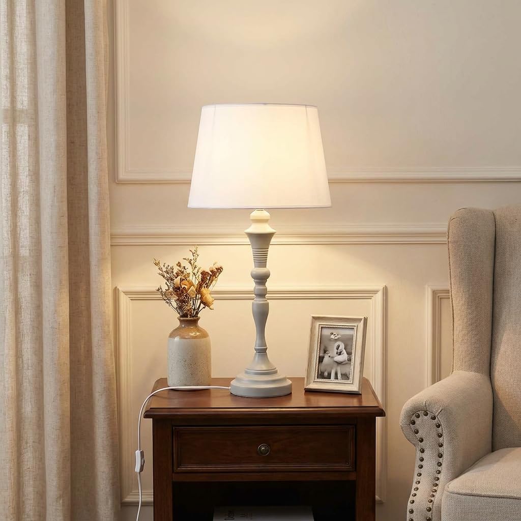 DiKasa Lampada da Tavolo Classica Alta in Metallo Grigio con Paralume in Cotone Bianco, Design Elegante e Slanciato con Attacco E14 per Soggiorno Camera Ufficio Ø35x70 cm