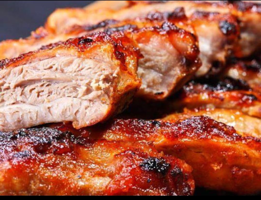 Costillar de Cerdo BBQ Asado en Horno de Leña 600g | Cocción Lenta 6h | Listo para Calentar | 60 Días Refrigerado | Apto para Congelar | Gourmet al Vacío. Caja 6 unidades.