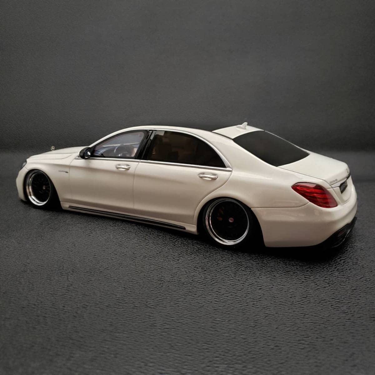 Amazon.co.jp: 1/18 メルセデス ベンツ AMG S63 W222 後期