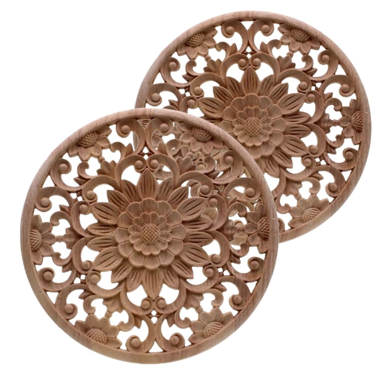 Appliques rondes en bois sculpté pour personnaliser une commode ancienne