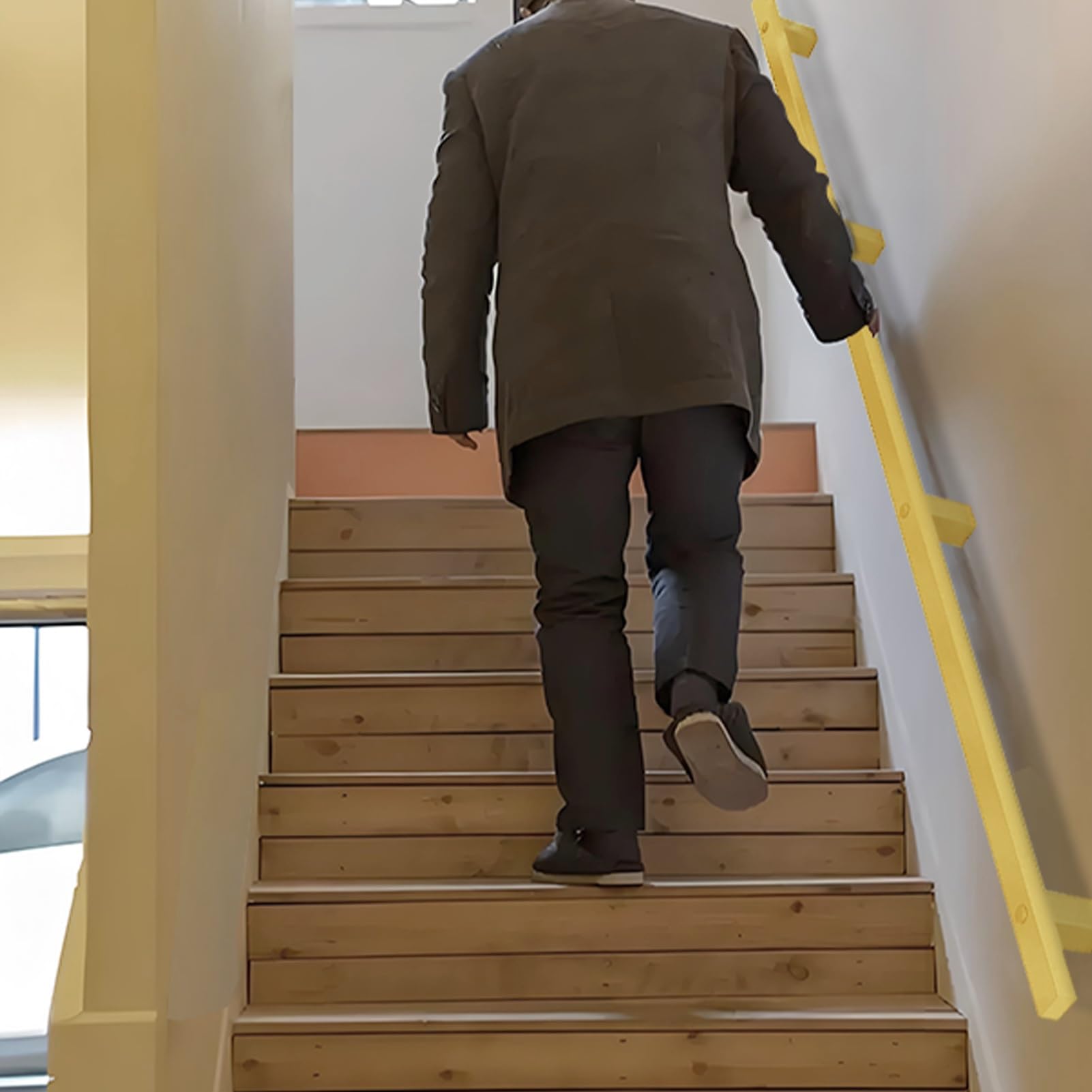 Main courante dorée de 350cm pour protéger vos proches et habiller votre maison de lumière