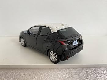 ヤリスクロス1/30スケールダイキャスト製ブラックマイカ トヨタ ヤリスクロス 1/30ミニカー <209> ブラックマイカ 2020年