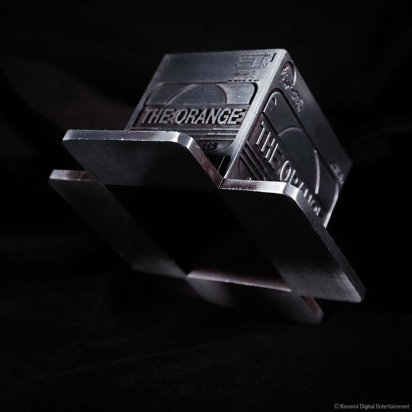 Amazon | 【公式ライセンス商品】METAL GEAR SOLID オレンジの