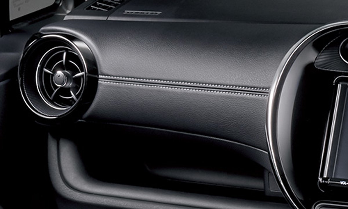 車内アクセサリー TOYOTA/トヨタ純正GR/ガズーレーシングステンレス製フロントドアスカッフプレート左右(フロントGRロゴ付)マークXGRX130/GRX TOYOTA GAZOO Racing トヨタ純正 GR MOTOR OIL Touring 0W-30 20L