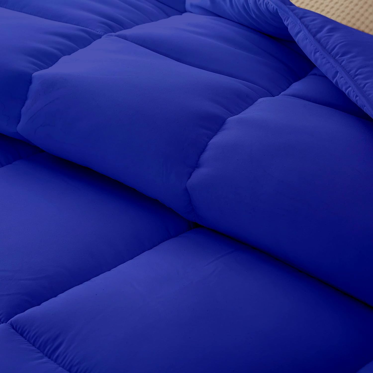 Lightweight Royal Blue Soild Down Alternative 1 Piece Comforter Alaskan King (136x120Inch) Super Breathable Mesh Spliced Summer All Seasons Duvet Insert, Machine Washable.