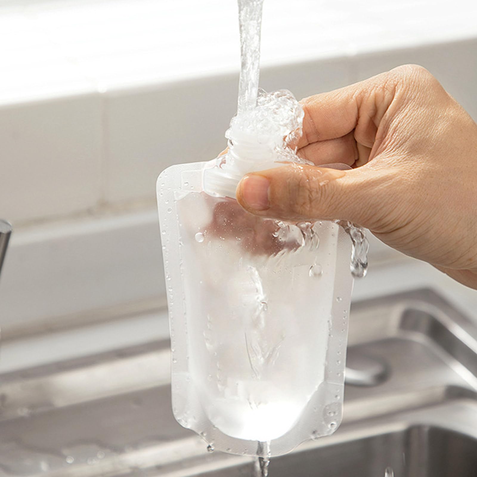 10 confezioni da 30 ml di contenitori di plastica ricaricabili - sacchetti monouso per shampoo e gel doccia per hotel, non profumati | Scopri Le
