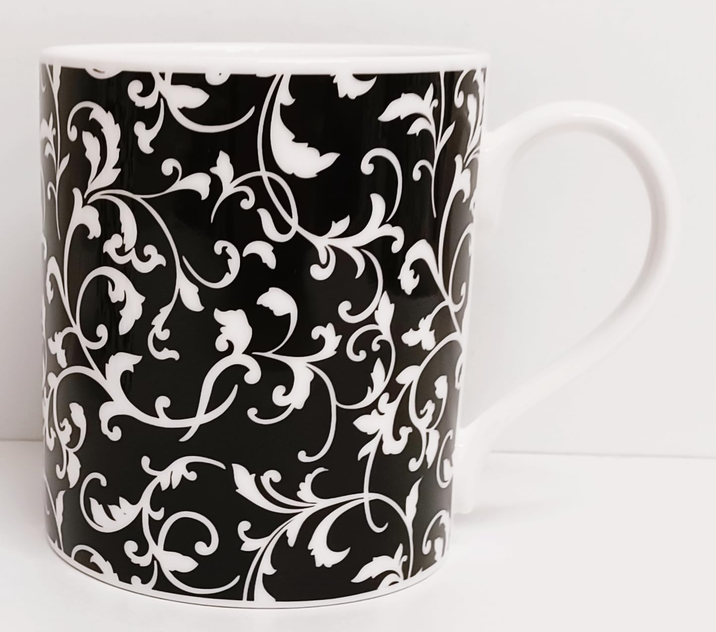 Weneckie czarno-białe kubki z porcelany kostnej duże balmoralne 414 ml 400 ml kubki wirowe i liście ręcznie dekorowane w Wielkiej Brytanii