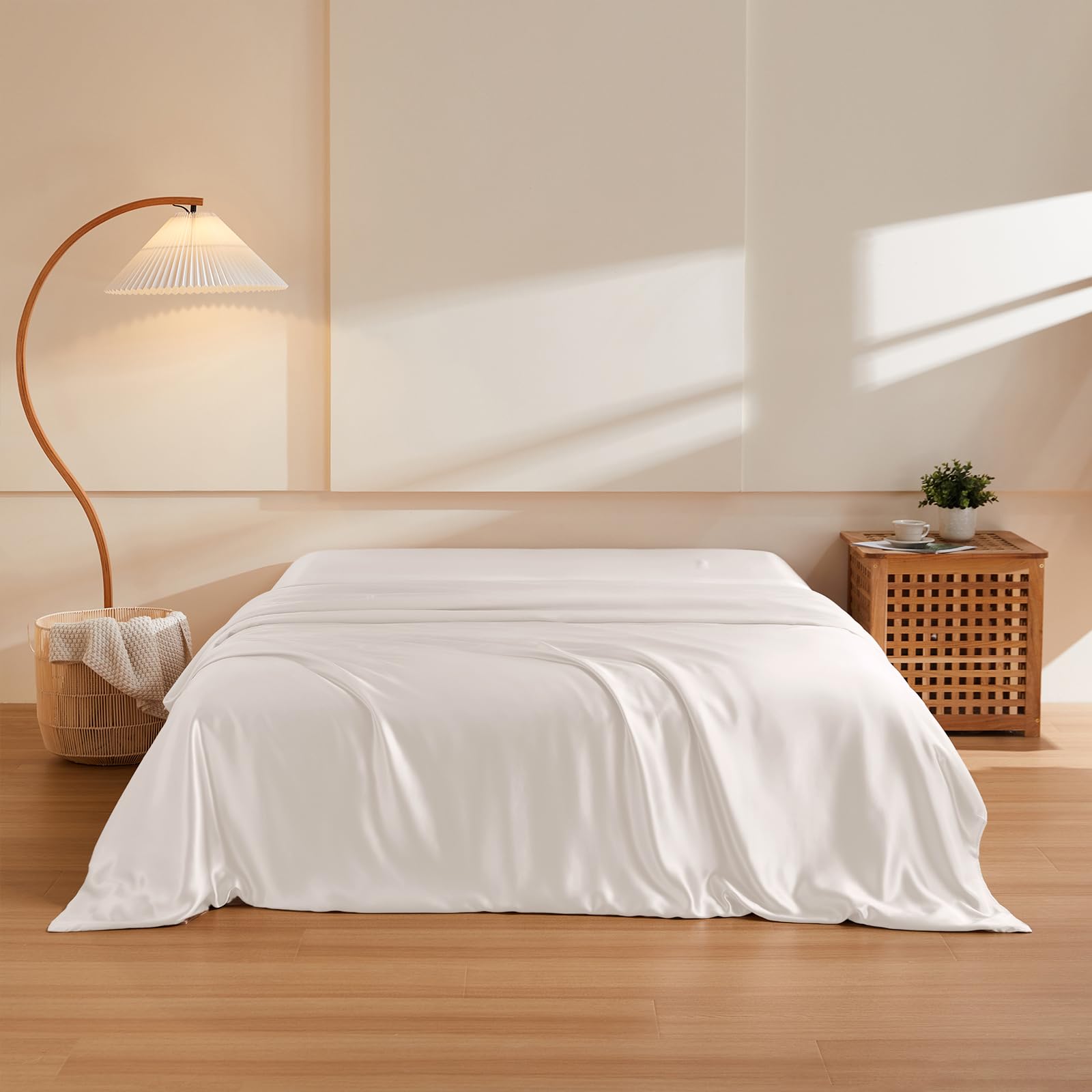 6A+ Grade 1 Pcs Silk Pearl White Duvet Quilt Cover, 100% Top Grade Mulberry Silk Upscale Series Luxury Breathable Bedding Duvet Comforter Cover with Zipper, No Quilt/Comforter, King