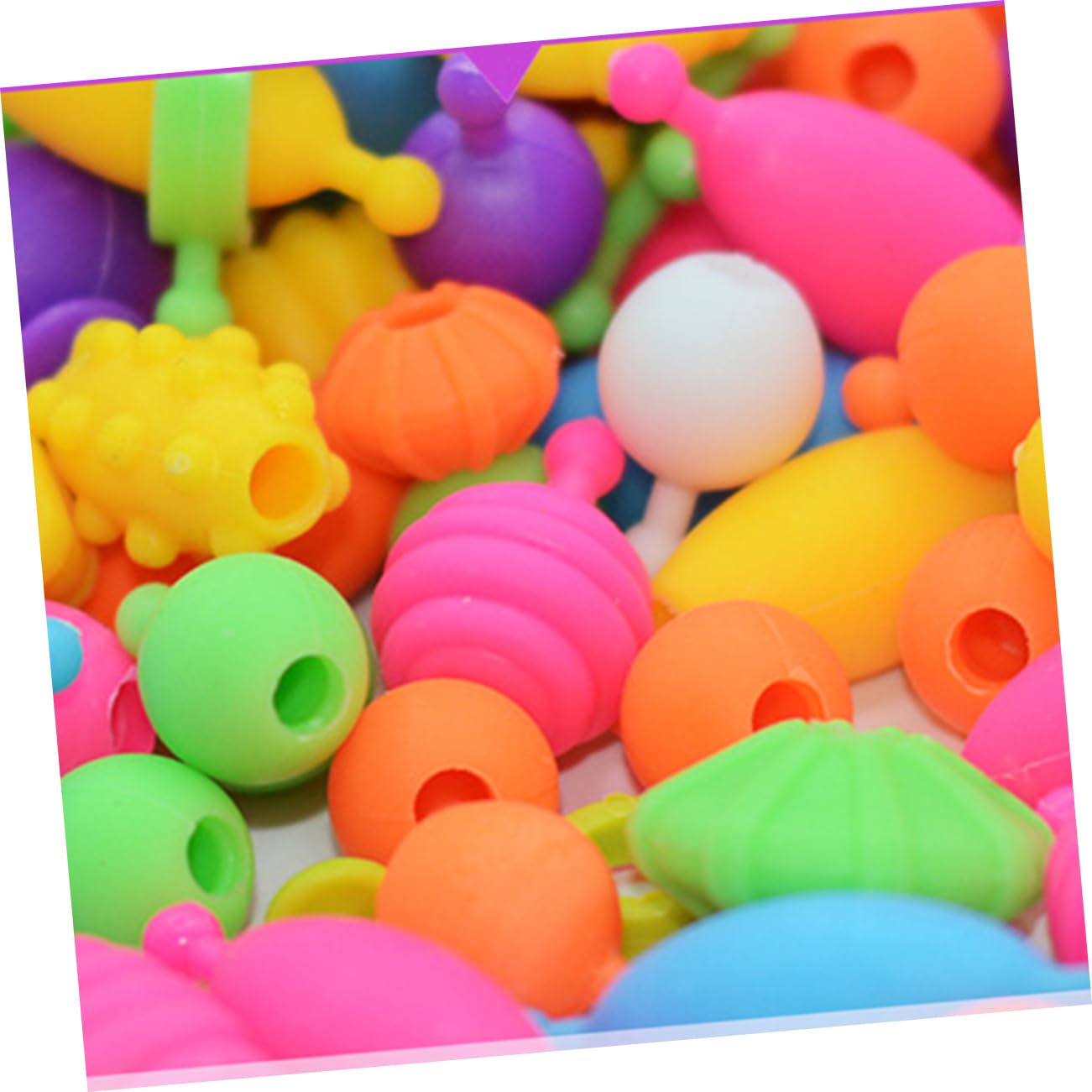 Kit fare Braccialetti Bambina Perline di Plastica Lavabili e Scatola Regalo Delicata per Attività Creative e Decorazioni Ragazzo Ragazza