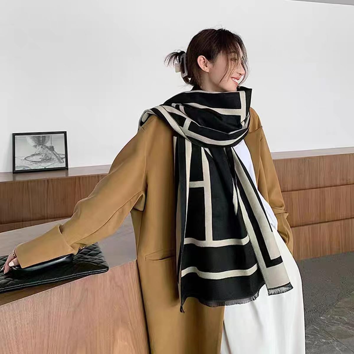 Scarf Chic Fashionable Women's Wrap Warm Winter Accessory Elegant Decorative Neckwear for Work Travel Party Christmas New Year Valentine's Day Gift for Her Women Friends Colleagues