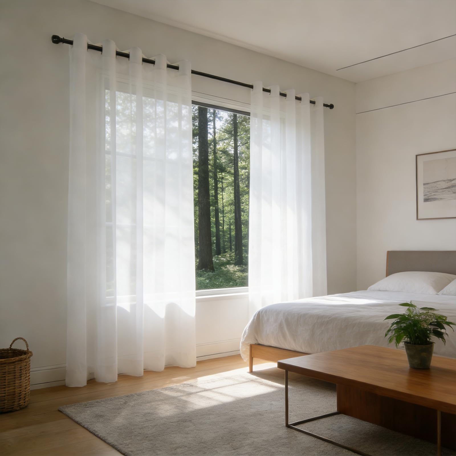 Cortina blanca de cocina y balcón ideal para lograr ambientes luminosos