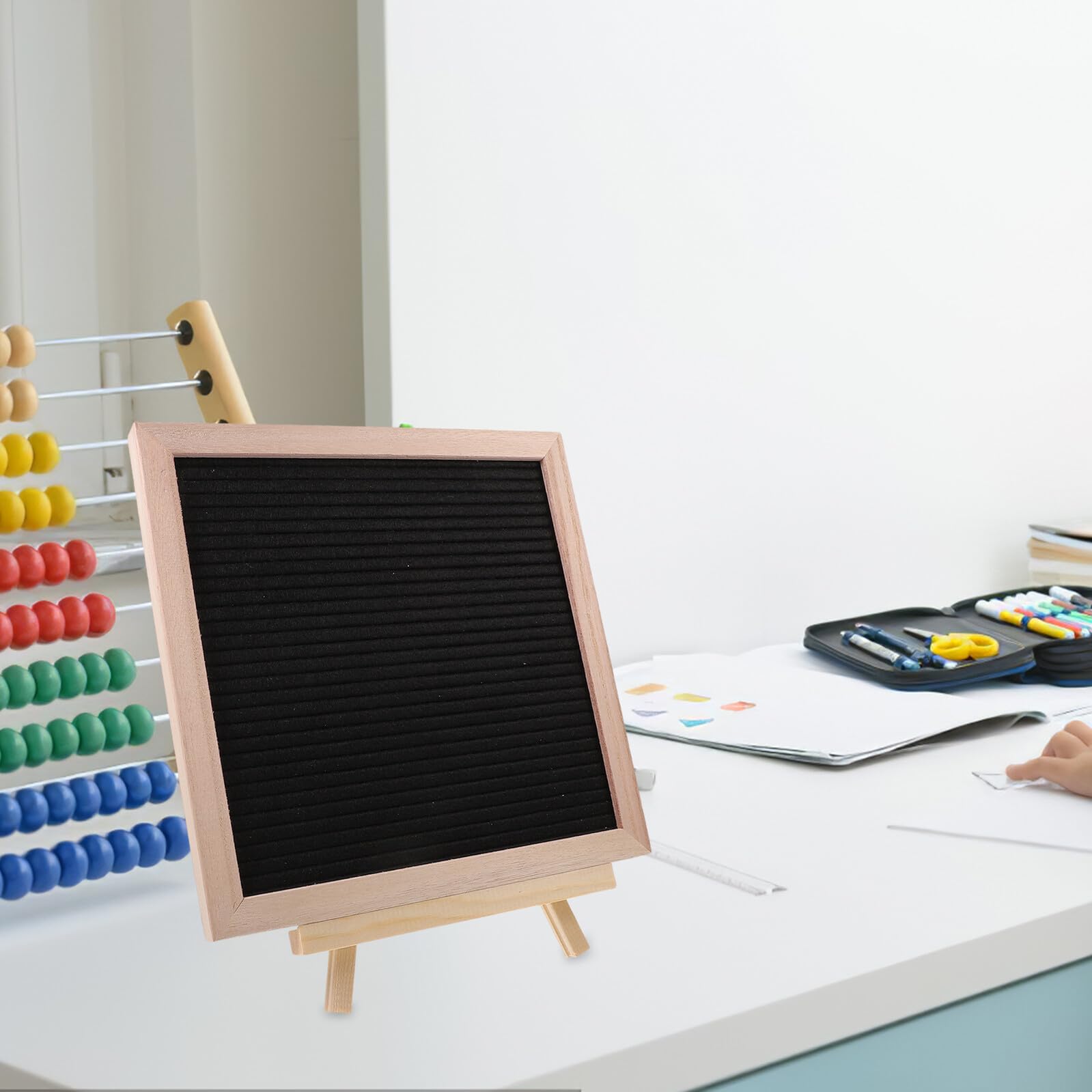 Sosoport Filz letterboard mit Holzrahmen und Ständer Quadratische Memotafel für Haushalt und Büro Austauschbare Buchstaben Stabile Aufstelltafel Praktische Nachrichtentafel