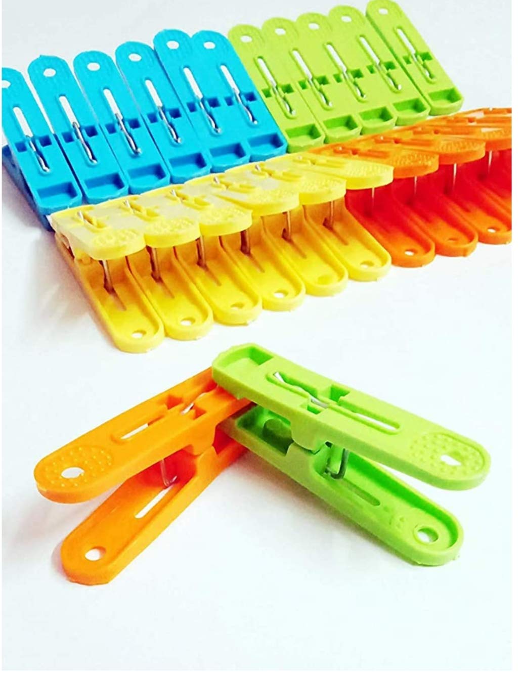 R. D. Traders 12 Plastic Heavy Quality Cloth Hanging Clips Set of 12 Pieces (1 Dozen)(12 Pcs)