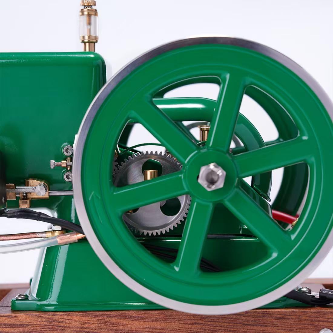 Benzinmotor-Modellbausatz, Retrol & OKMO Miniatur-Einzylinder-4-Takt-wassergekühlter horizontaler Benzinmotor mit Holzdisplayständer & Zündanlage, Retro-industrielles mechanisches Sammlerstück