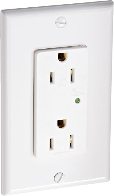 Leviton Decora Plus Réceptacle du duplex pour suppresseur de surpression, 15 Amplificateur, 125 Volt, lame droite, grade industriel, auto-échouage, 5280-W, blanc