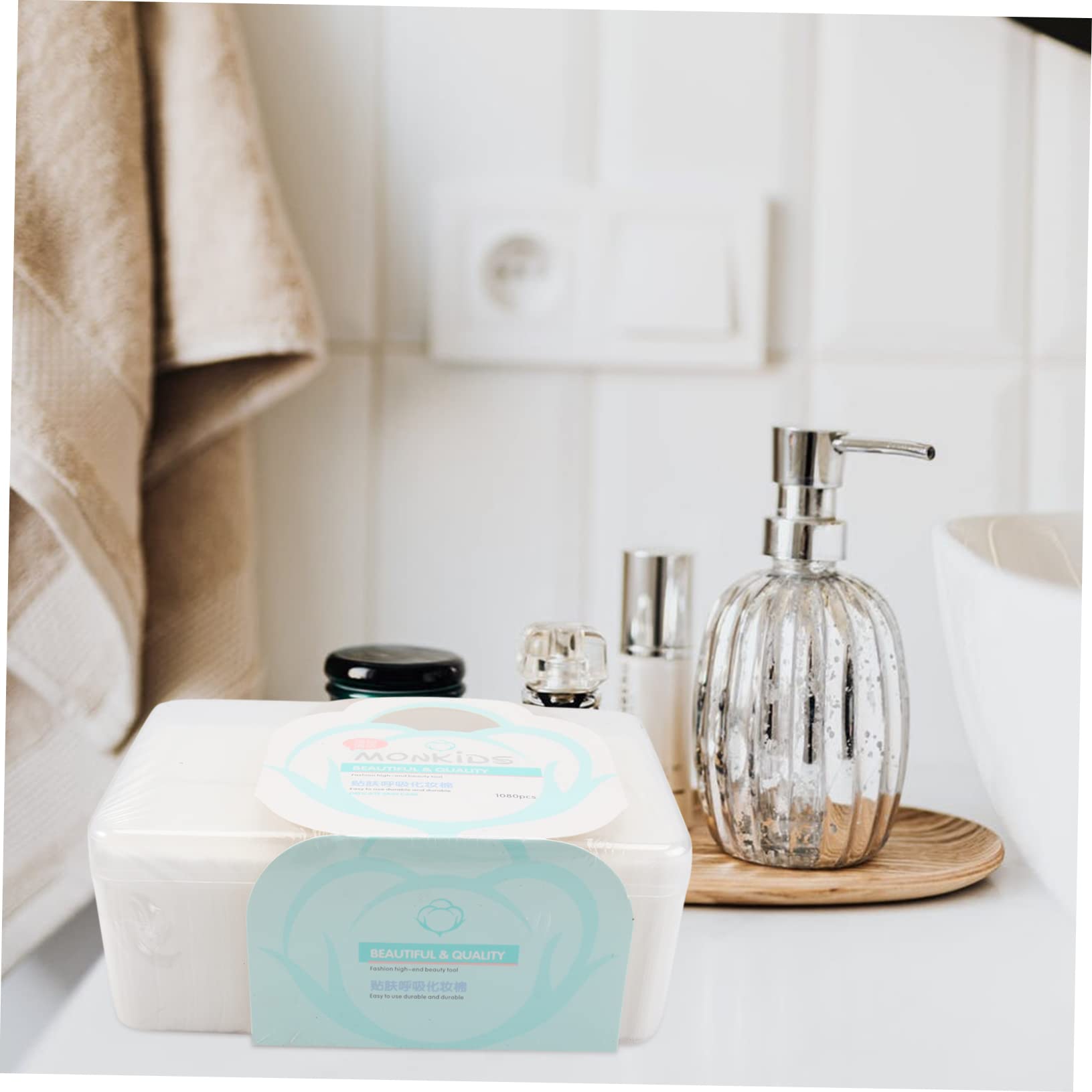 WOFASHPURET 1080pcs Non Woven Facial Pads for Makeup Removal Nail Polish and Toner Application Convenient Lightweight Cosmetic Pads for Women