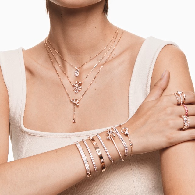 Swarovski Dextera bracelet, Interlocking loop, White, Rose