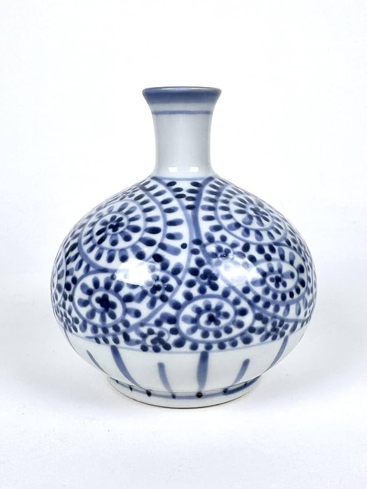 たこ唐草 一輪挿し Amazon.co.jp: 有田焼 たこ唐草模様 一輪挿し 花瓶 染付 高さ