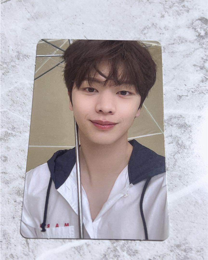 BTOB 各種 トレカ　※商品説明欄ご確認お願いします Amazon.co.jp: BTOB ユクソンジェ 傘トレカ 個人展 MD ランダム