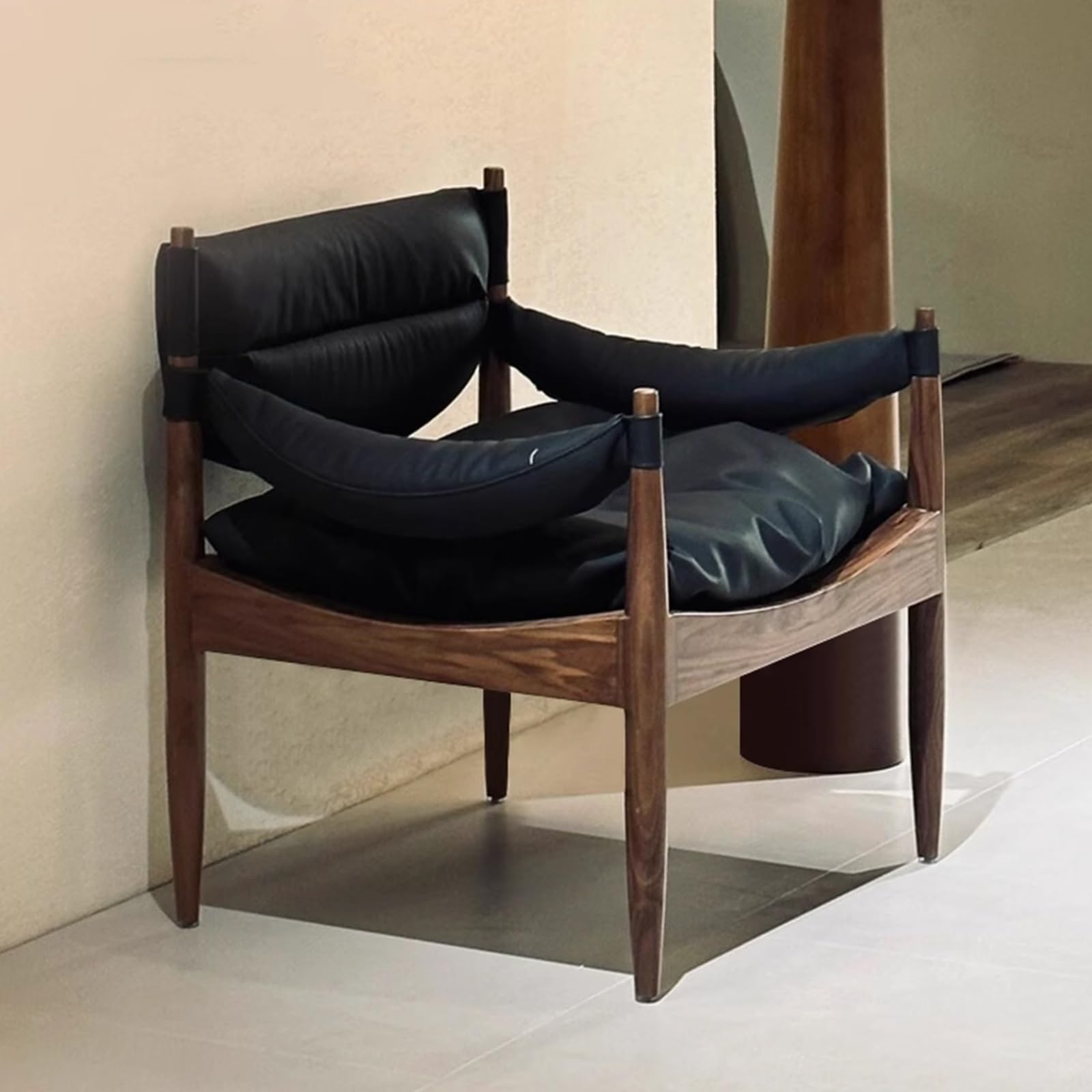 Fotele do Salonu Retro z Ruchomymi Podłokietnikami Fotel Jednoosobowy ze Skóry Woskowanej z Nogami z Litego Drewna Fotel Relaksacyjny do Salonu, Sypialni, Biura(Black)