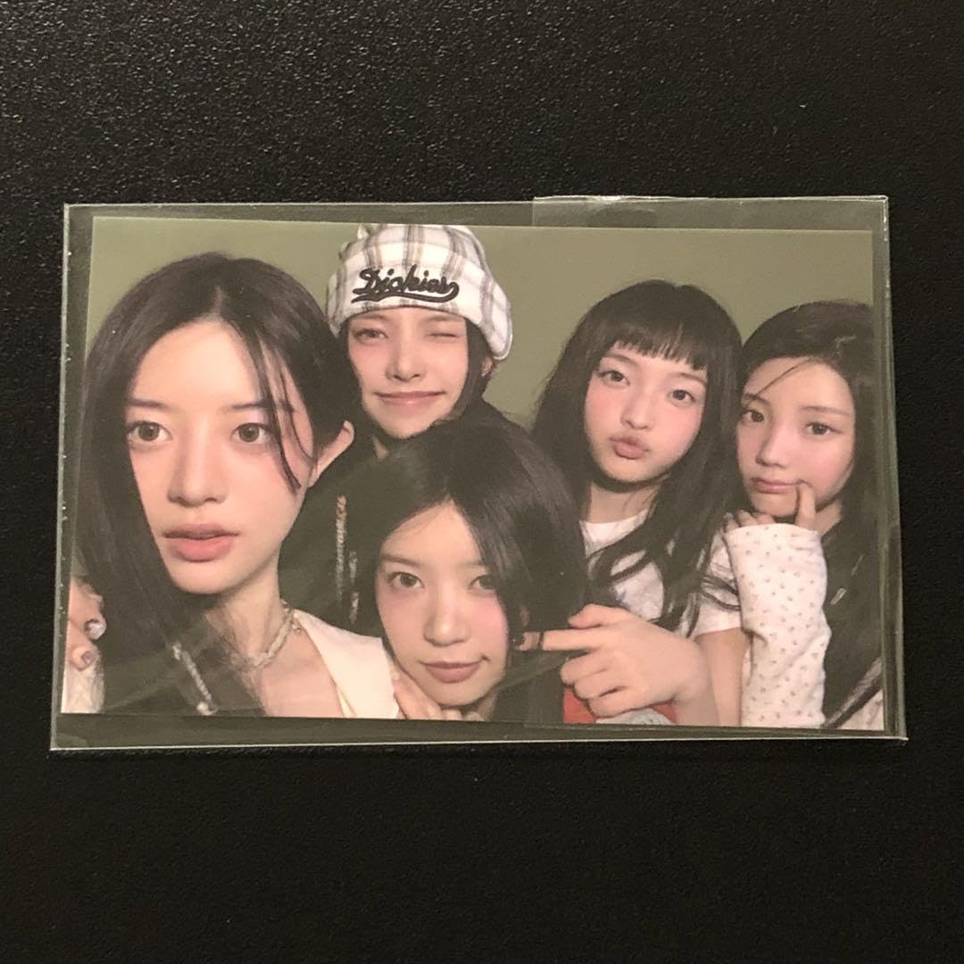 Amazon.co.jp: ILLIT 集合 weverse official merch 特典トレカ : おもちゃ