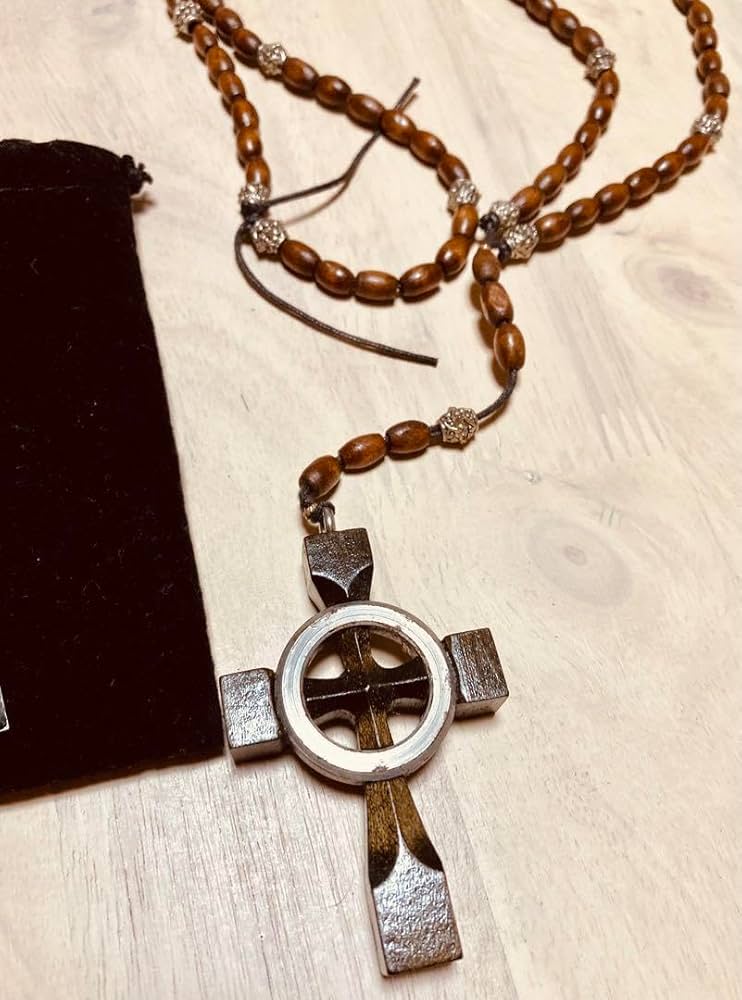 映画 処刑人 木製ロザリオ プロップレプリカ　サイン入り Amazon.co.jp: 映画 処刑人 ハリウッド公式品ミニロザリオ