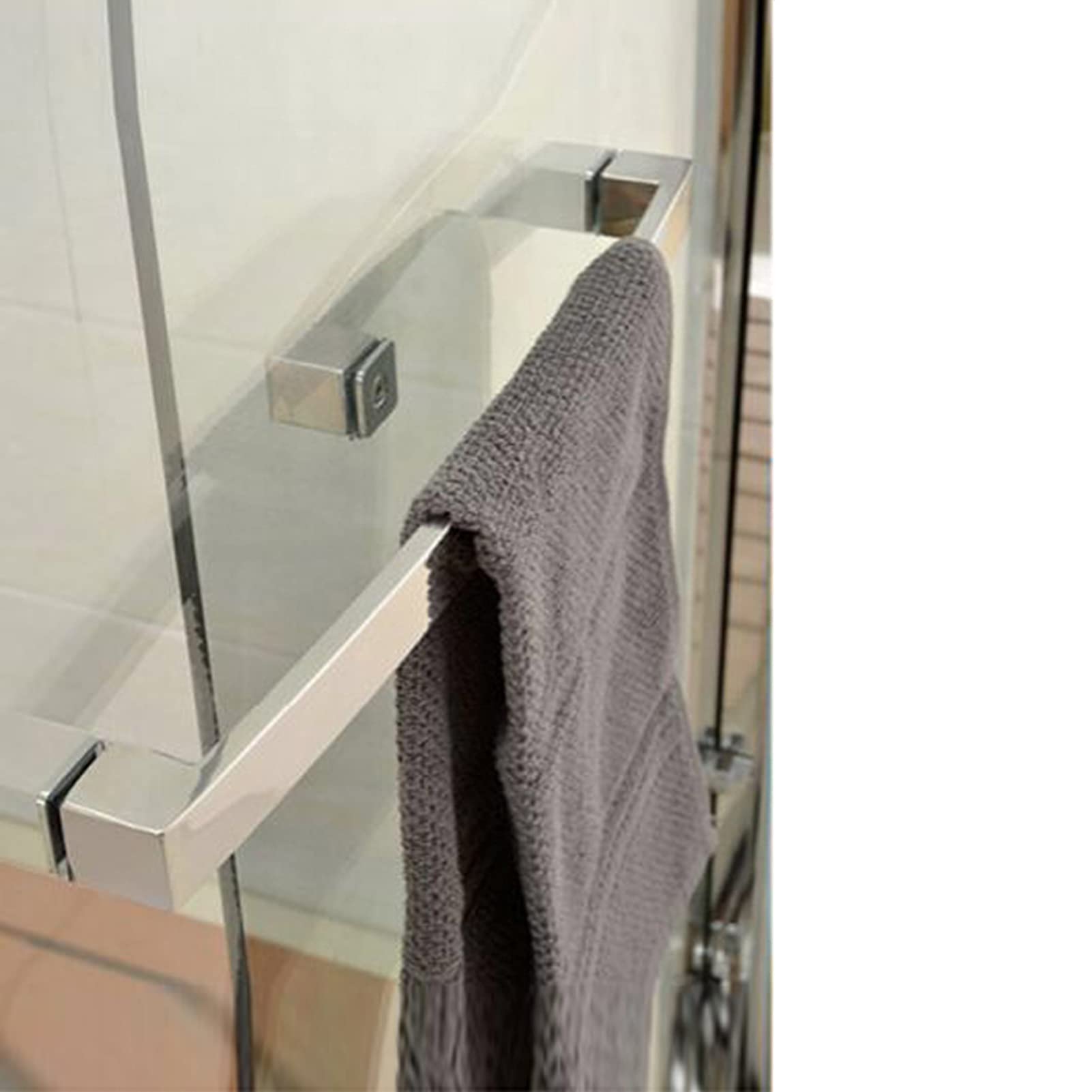 Poignées de porte à pousser en verre pour rénover votre salle de bain moderne