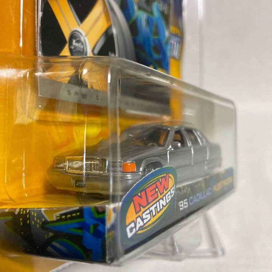 1/64 キャデラック　フリートウッドブロアム　リムジン　ローライダー 1/64 キャデラック フリートウッドブロアム リムジン